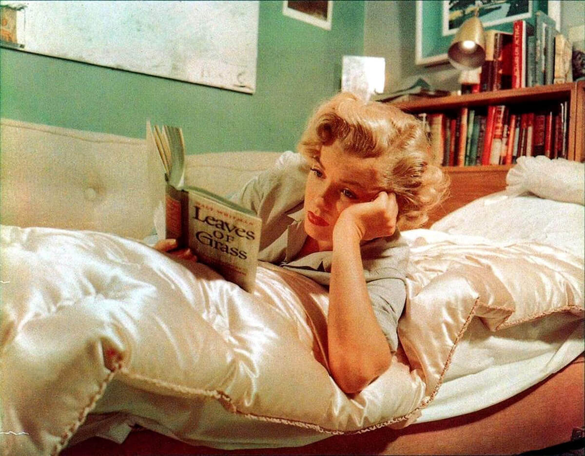 John Florea, <em>Marilyn Monroe reading Leaves of Grass</em>, 1952.